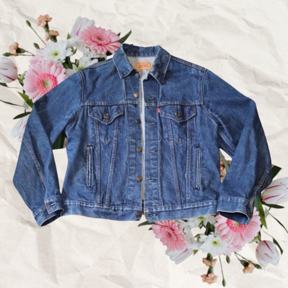 LEVIS men's medium denim jacket